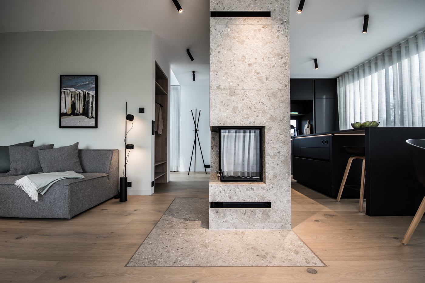 Wohnraum mit Kamin